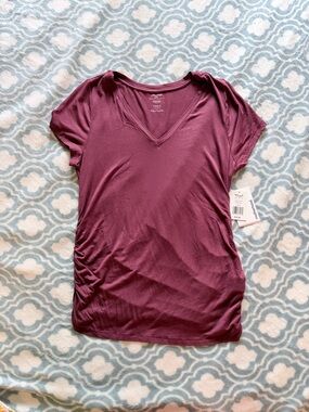 NWT Motherhood V-Neck Maternity Burgundy Short Sleeve Top Size L